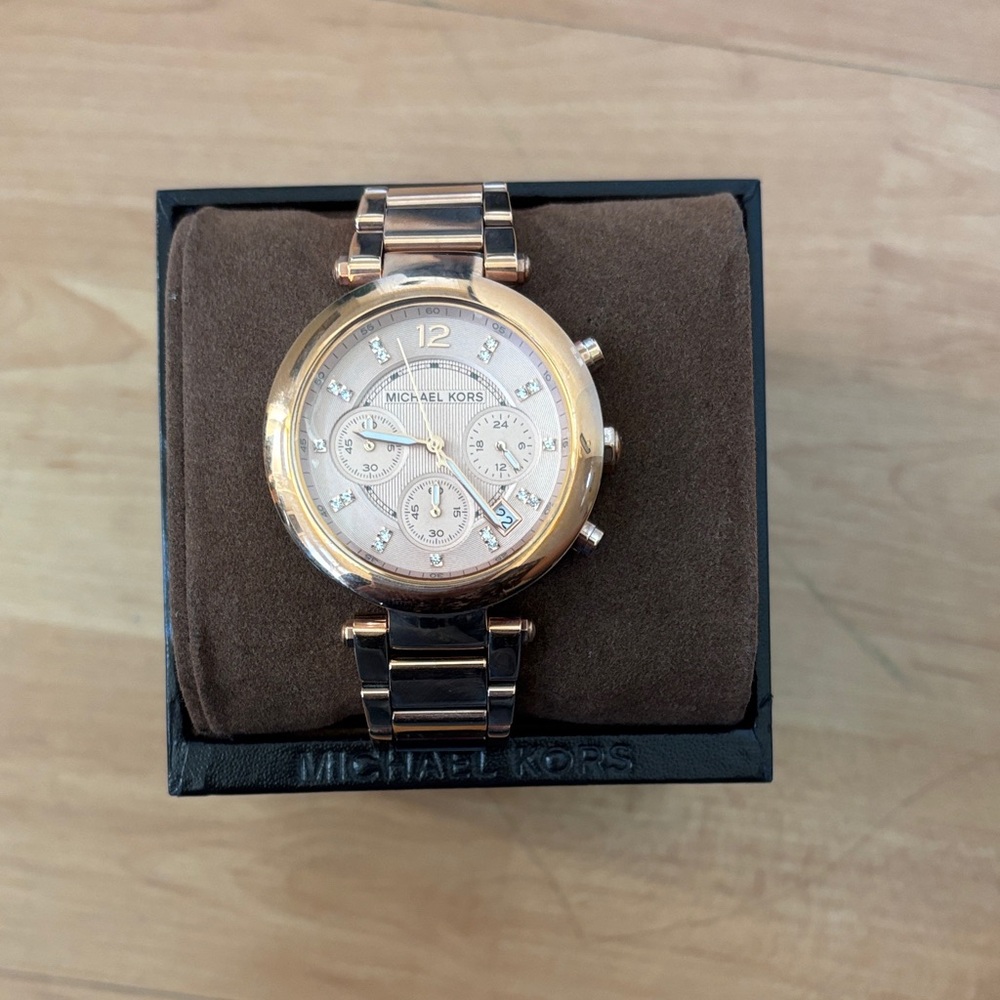 Michael Kors Women’s Chronograph Watch in Rose Gold  with Crystal Dial